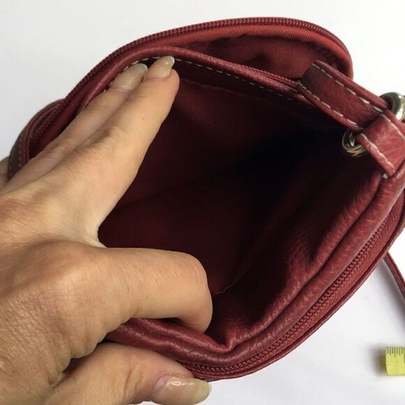 Red Cross body multiple pocket purse - Picture 4 of 6